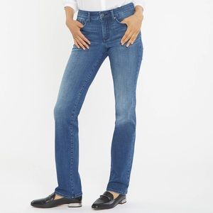 ✨NEW✨ NYDJ Marilyn Straight Jeans
